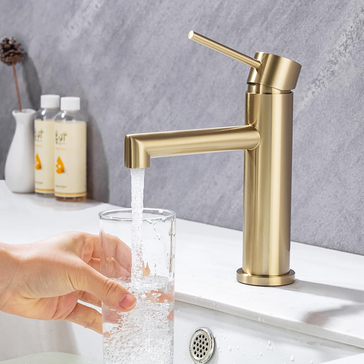 ONECE Grifo de Lavabo Oro, Grifería Baño Monomando Dorado | Mezclador de Acero Inoxidable 304 Anti-ruido, Aireador Extraíble, Agua Fría y Caliente, Válvula de Cerámica