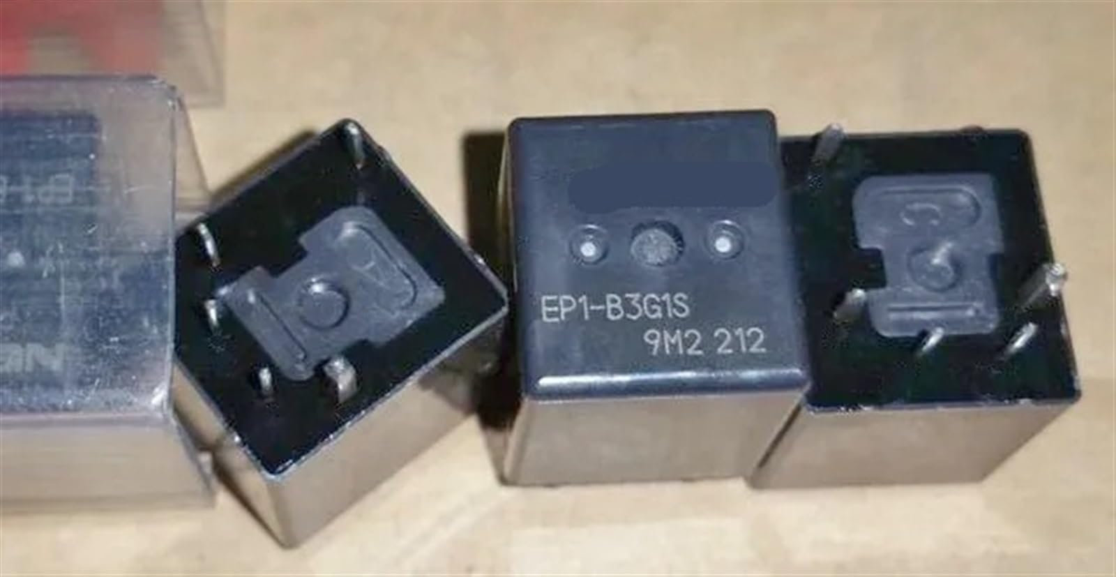 Relé 5 pines EP1-B3G1S con conmutación eficiente para PCB 4