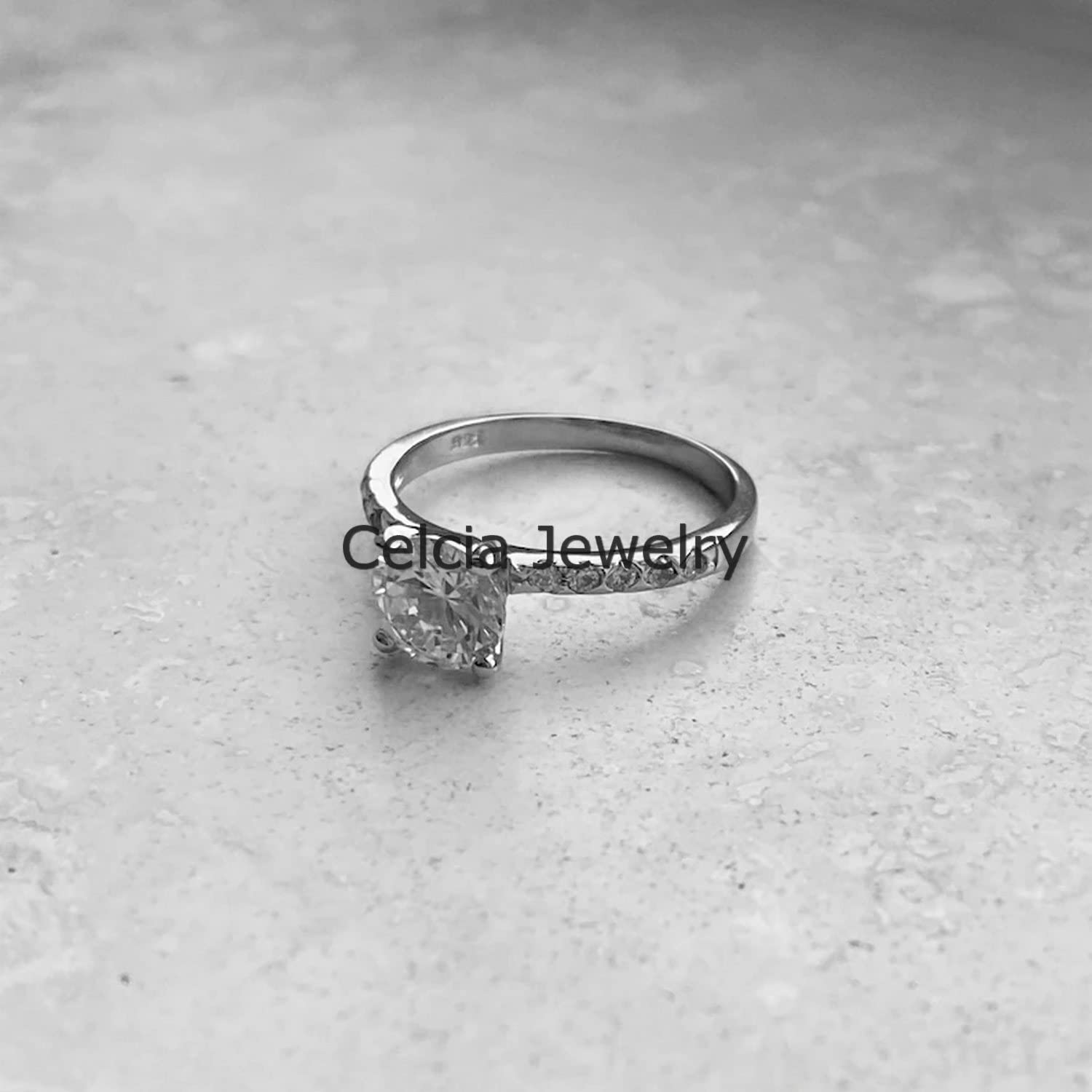 Anillo redondo CZ blanco natural, regalos de boda, anillo de regalos de compromiso, anillo de declaración, anillo solitario, anillo minimalista, anillo del día de la madre