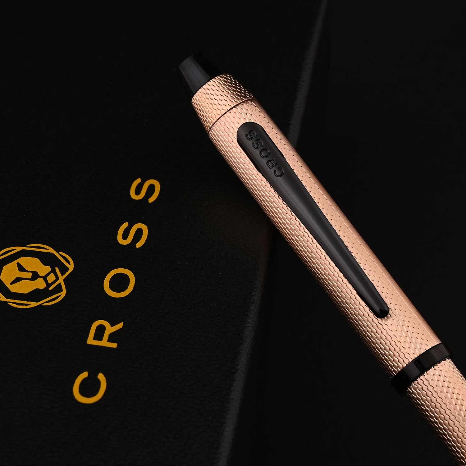 Cross Tech3+ Szczotkowane różowe złoto PVD długopis wielofunkcyjny z rysikiem i rysikiem 0,5 mm