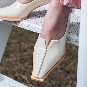 Amazon | [イーボル] パンプス Vカットステッチパンプス レディース