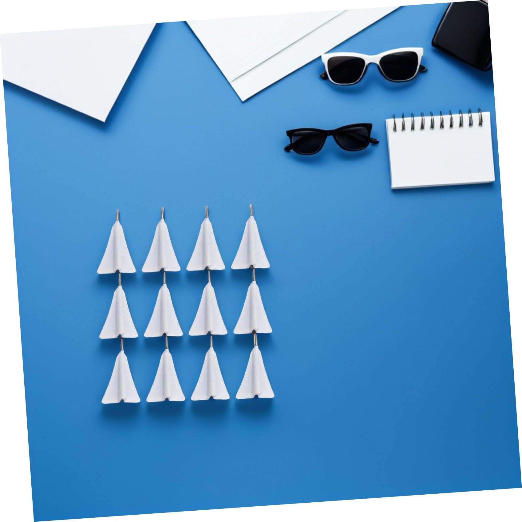 OSALADI Punaises Avion en Liège 12 Pcs Petites Punaises Multifonctions Colorées Pratiques pour Tableau D'affichage Chambre De Filles Usage Quotidien