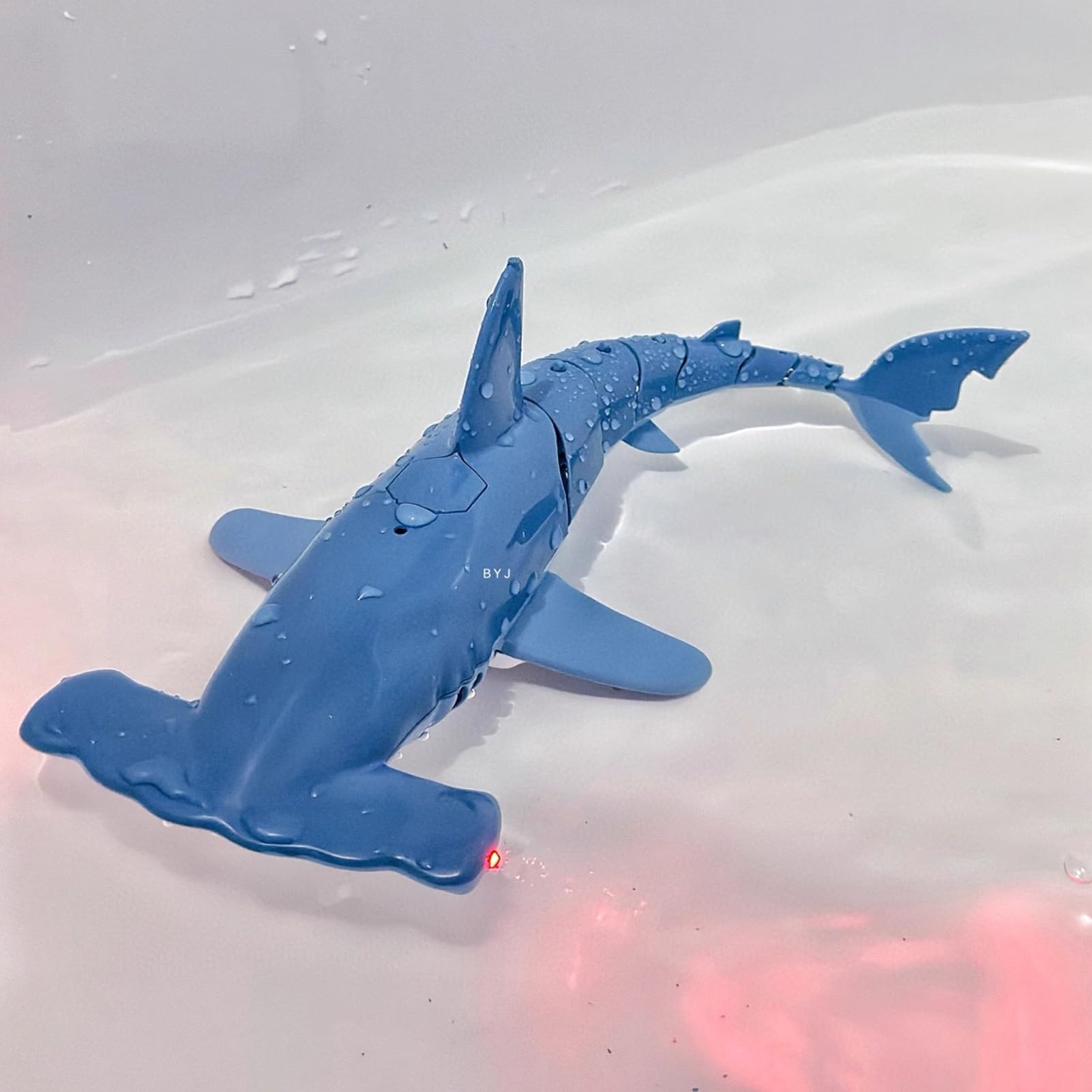 Blumacht Jouet Requin Télécommandé, 2.4 GHz Requin Bateau Télécommandé Jouet Avec USB, Jouet Aquatique Avec 2 Batterie Rechargeable, Jouet RC Requin Cadeau Jouets De Piscine Pour Garons Et Filles Blumacht Jouet Requin Télécommandé, 2.4 GHz Requin Bateau Télécommandé Jouet Avec USB, Jouet Aquatique Avec 2 Batterie Rechargeable, Jouet RC Requin Cadeau Jouets De Piscine Pour Garons Et Filles