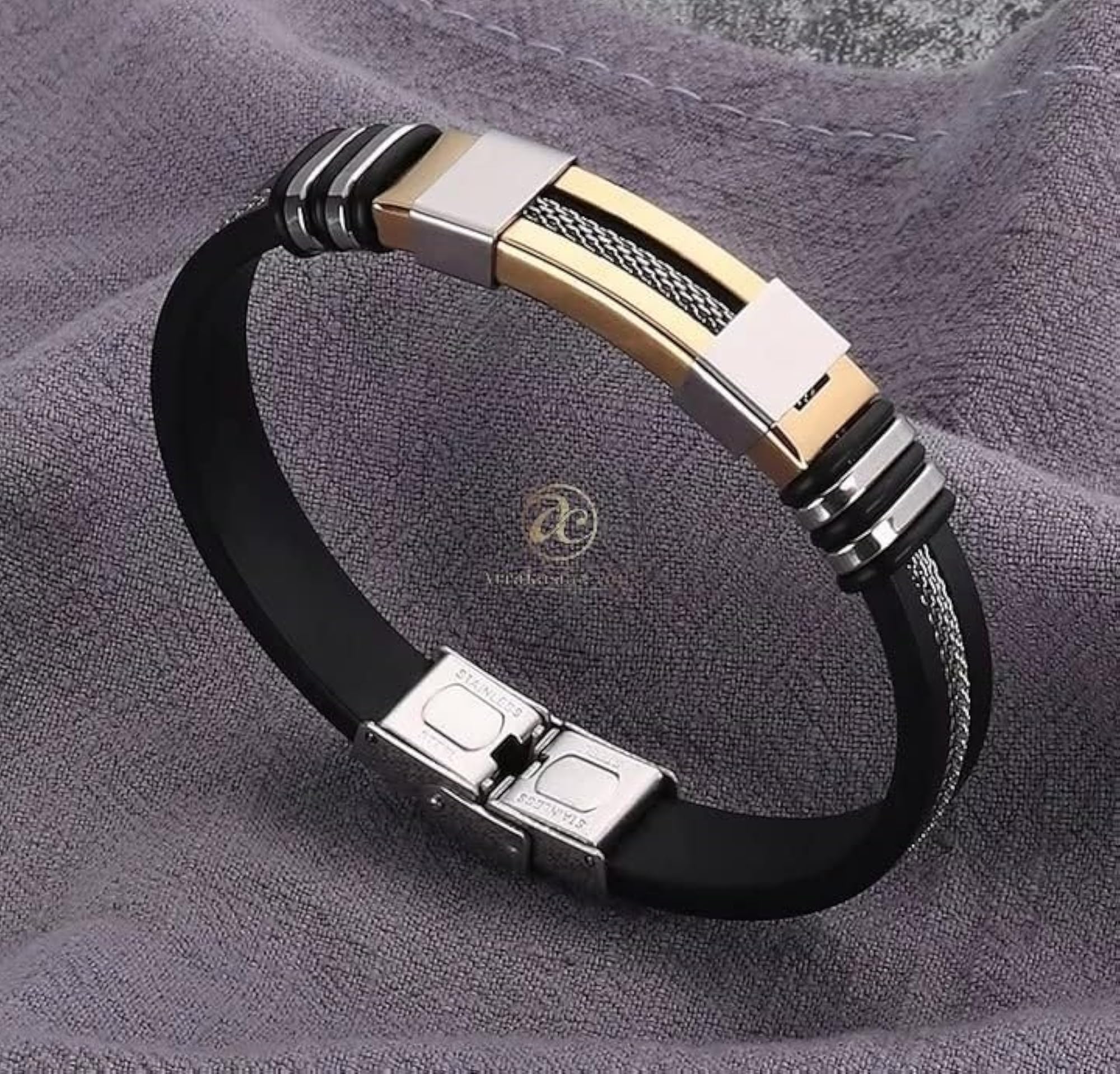 Stylish Minimalist Leather Bracelet with Silver Mesh Detail