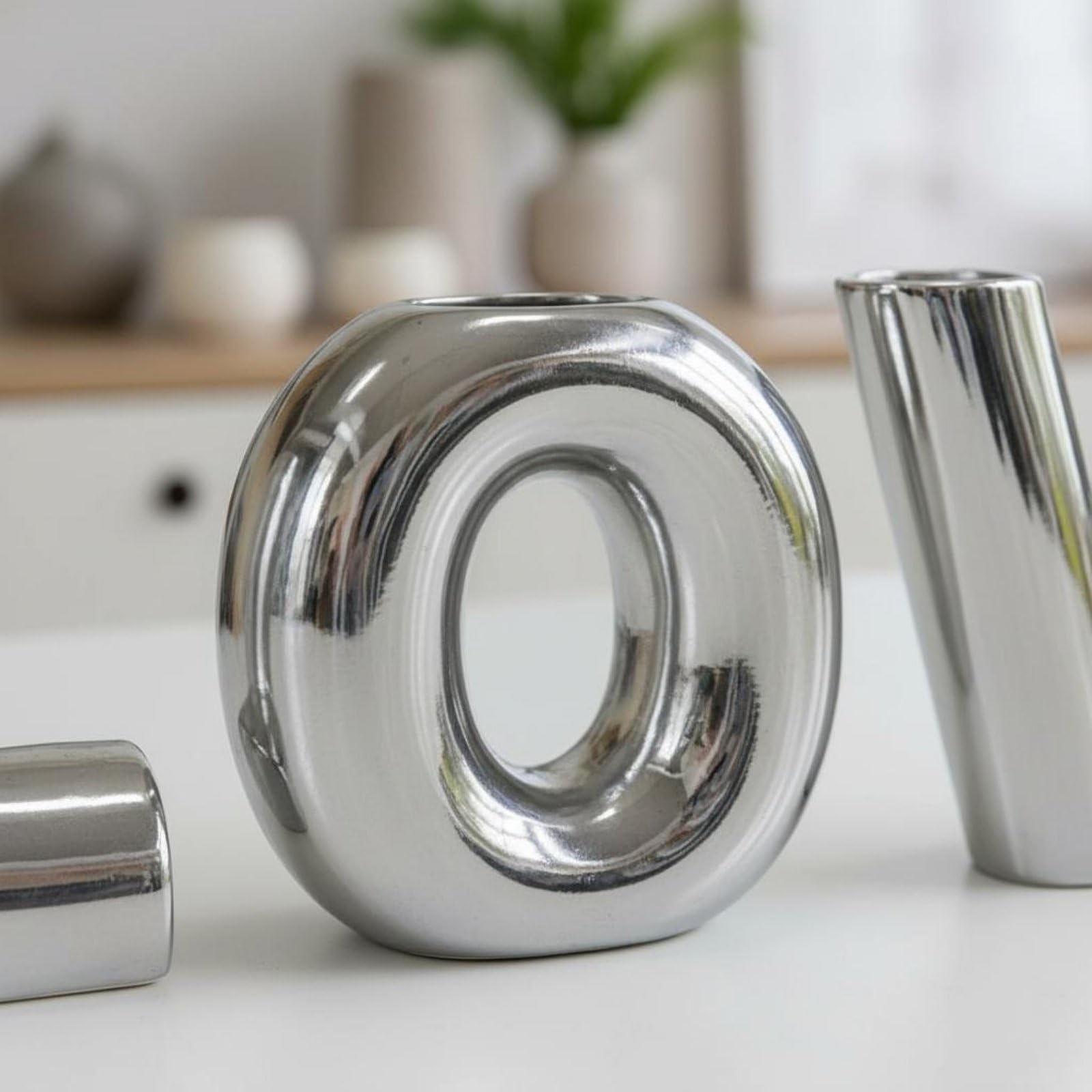 Colcolo 4 Stück Dekorative Vase Vase Buchstaben Vase Blumenvasen Set mit Glasiertem Finish für Einzelblumen Und Kleine Sträuße für Wohnzimmer Esszimmer, Weiß