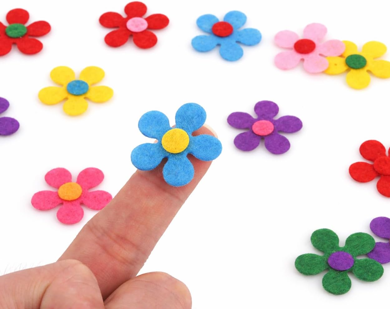 DS. DISTINCTIVE STYLE 120 Pcs Felt Flowers Fabric Flowers Embellishments for Crafts, 1.1inch Assorted Colors Mini Flowers Felt Stickers Flowers for Crafts DIY