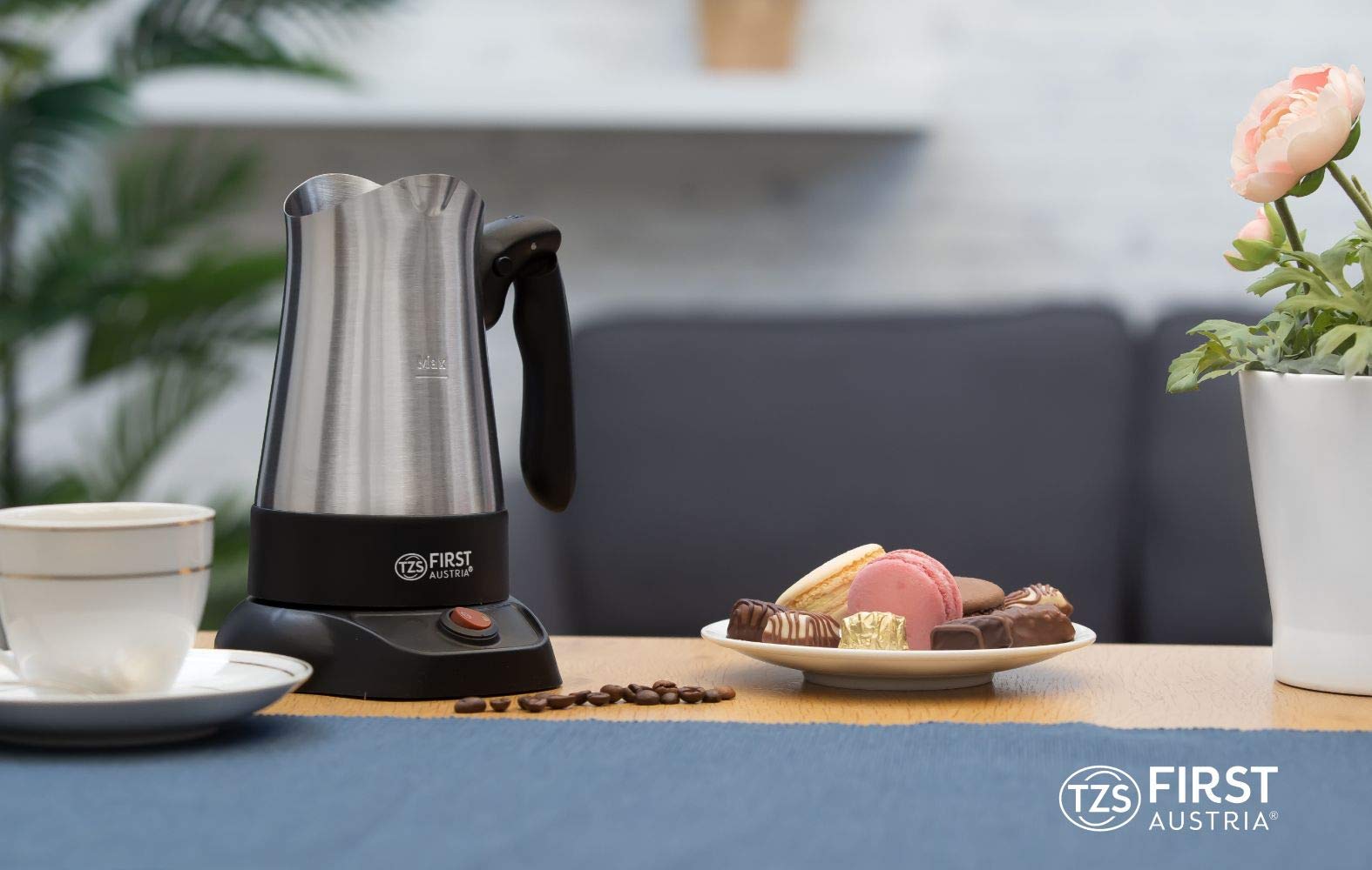 TZS First Austria Cafetera, moka turca de 0,35 L, también utilizable como hervidor, con asa plegable, en acero inoxidable/negro, 800 W