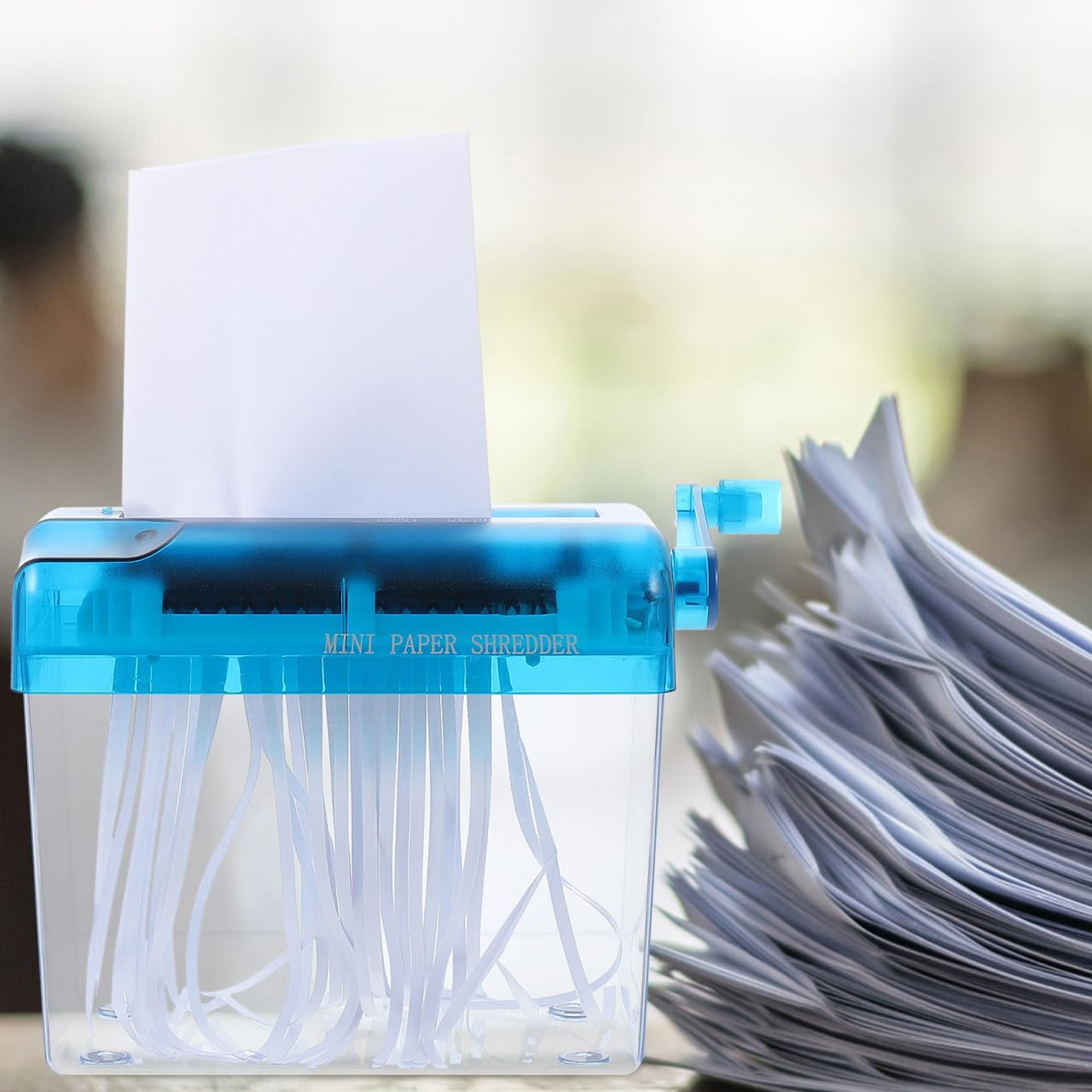 Angoily Broyeur Papier Manuel Portable Déchiqueteuse De Papier Manuelle pour Bureau Mini Shredder pour Documents Confidentiels Accessoire De Bureau Pratique pour Maison École Entreprise
