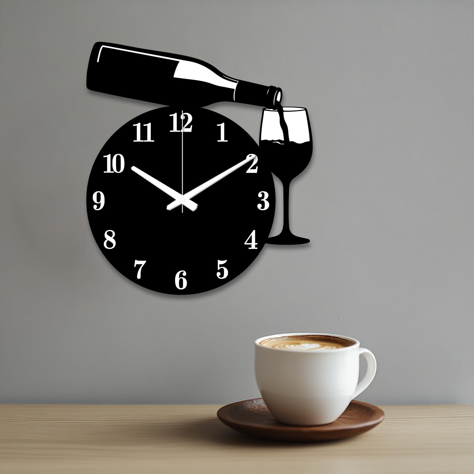 Reloj de pared con copa de vino tinto irregular de 36 x 32 cm
