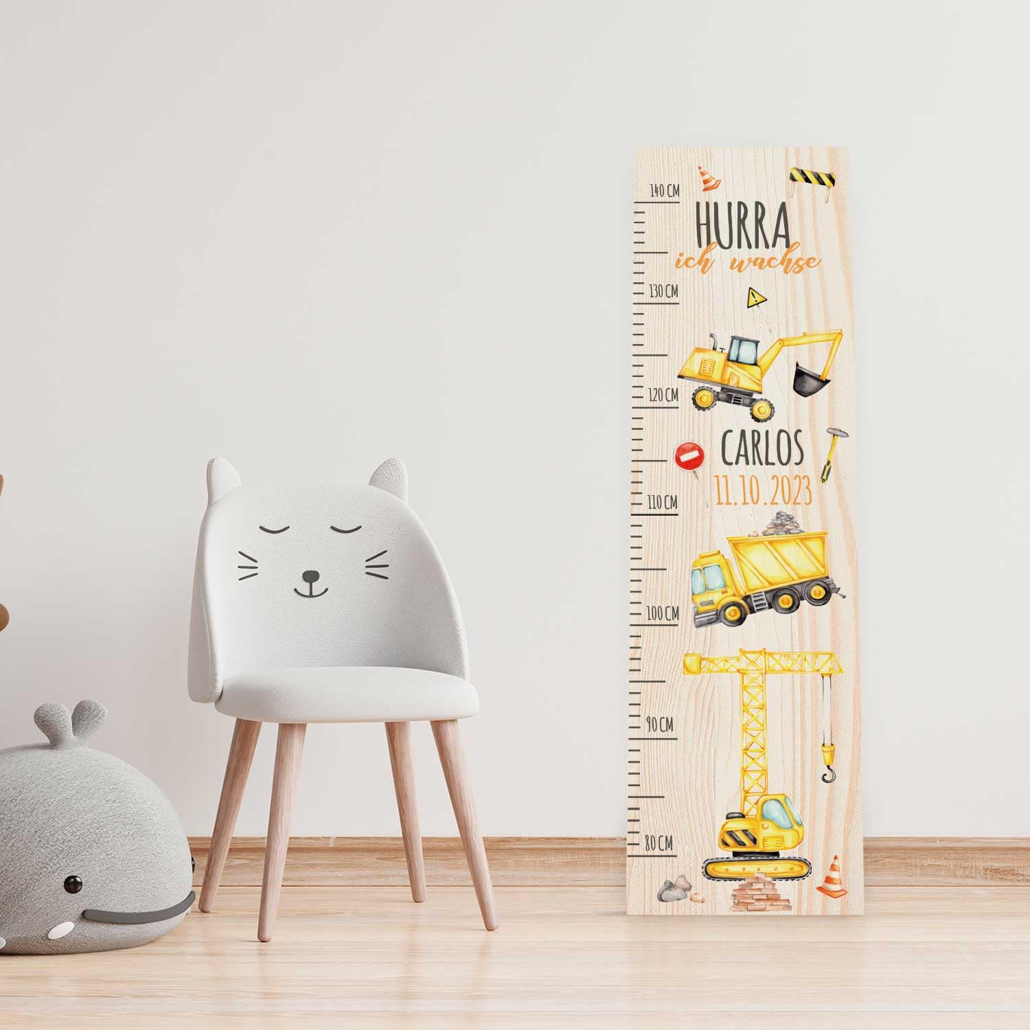 GRAVURZEILE Messlatte für Kinder aus Holz - Baustellen Design - mit Namen für Kinderzimmer - Skala misst 80-140 cm - Größe 20 x 70 x 2 cm - Geschenk zur Geburt für Mädchen & Jungen