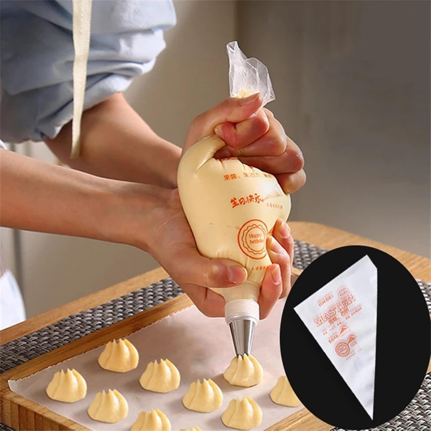 Disposable Piping Bags 100pcs Anti Burst Pastry Bags With Bump Non-Slip Ideal for Icing, Frosting, Cakes, Cookies Decoration(Medium)