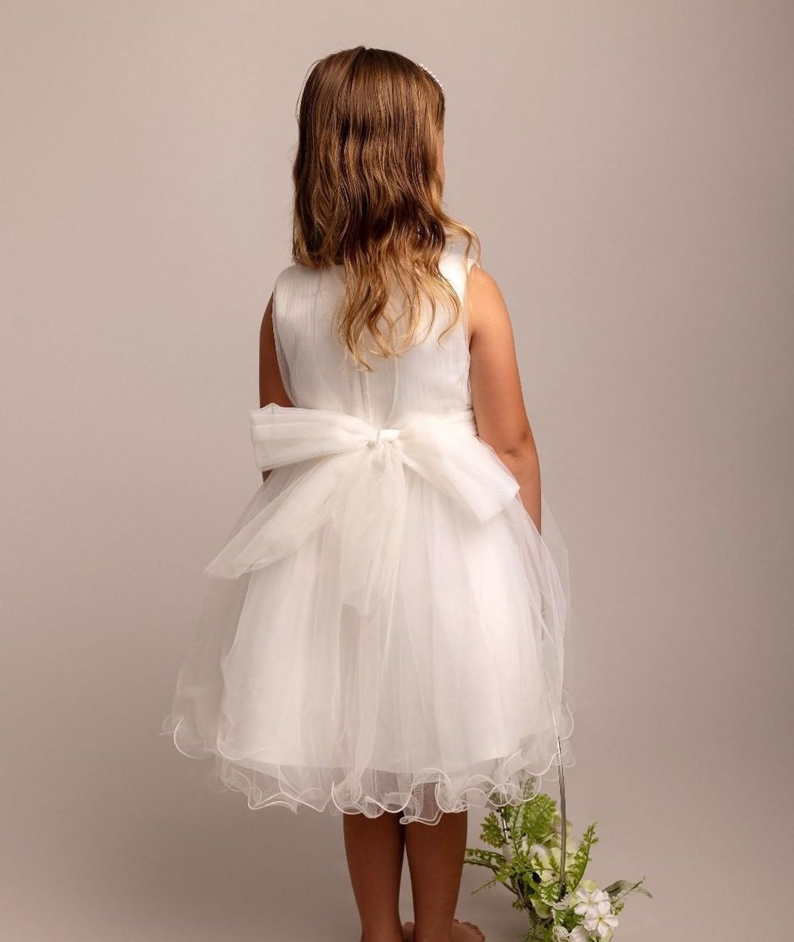 SIRRI Elegantes elfenbeinfarbenes Tüllkleid mit Blumenapplikationen, perfekt für formelle Anlässe