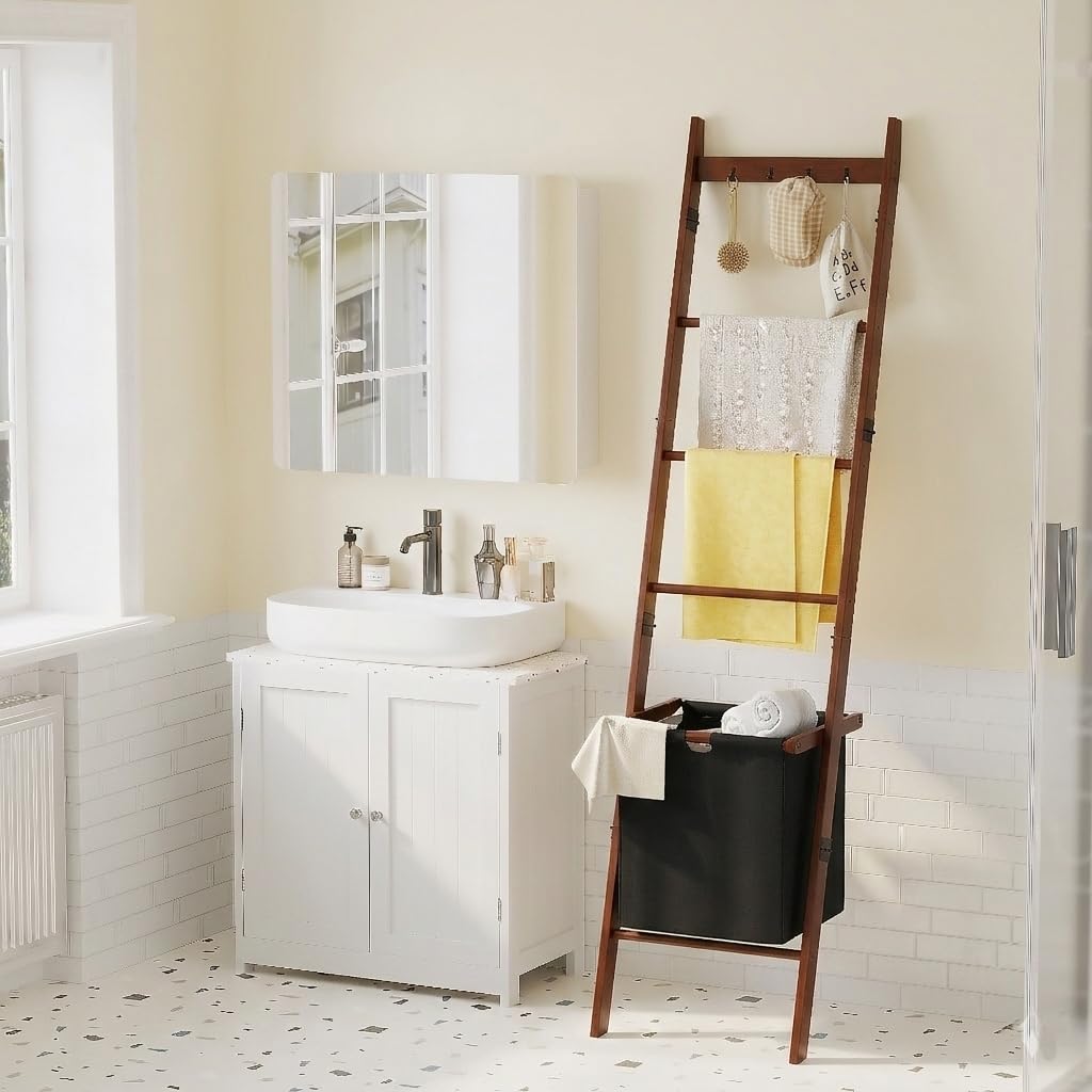 BAMBANG Escalera de manta con cesta, soporte para edredón de 5 niveles, toallero con 4 ganchos para sala de estar, estante decorativo inclinado de pared con cesta de almacenamiento, marrón bambú