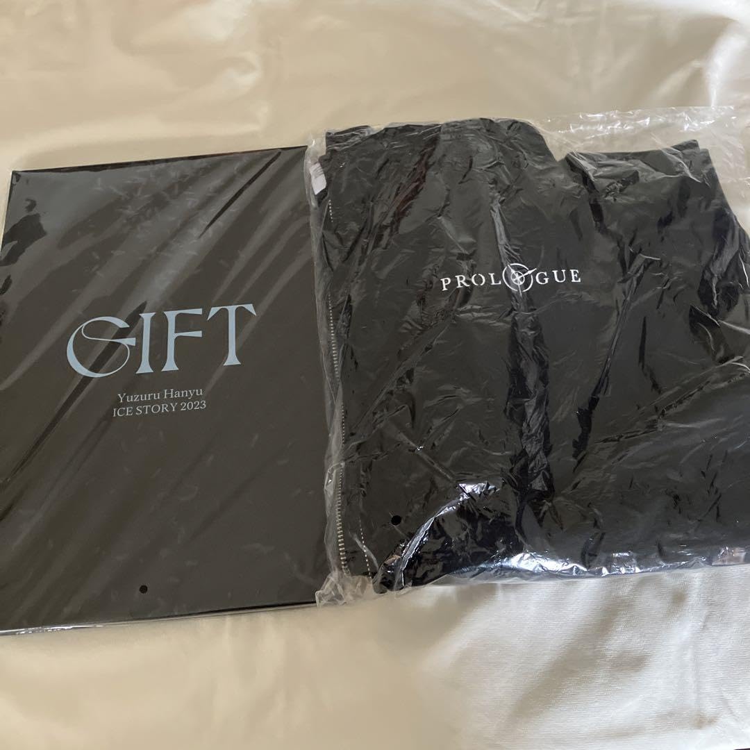 Amazon.co.jp: 羽生結弦プロローグパーカーとGIFTアフターパンフレット  