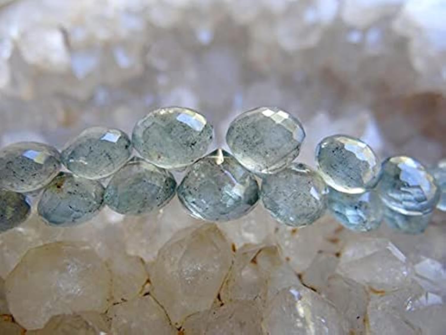 Moss Aquamarine perles oignon briolette LKBEADS pour ateliers bijoux bohèmes