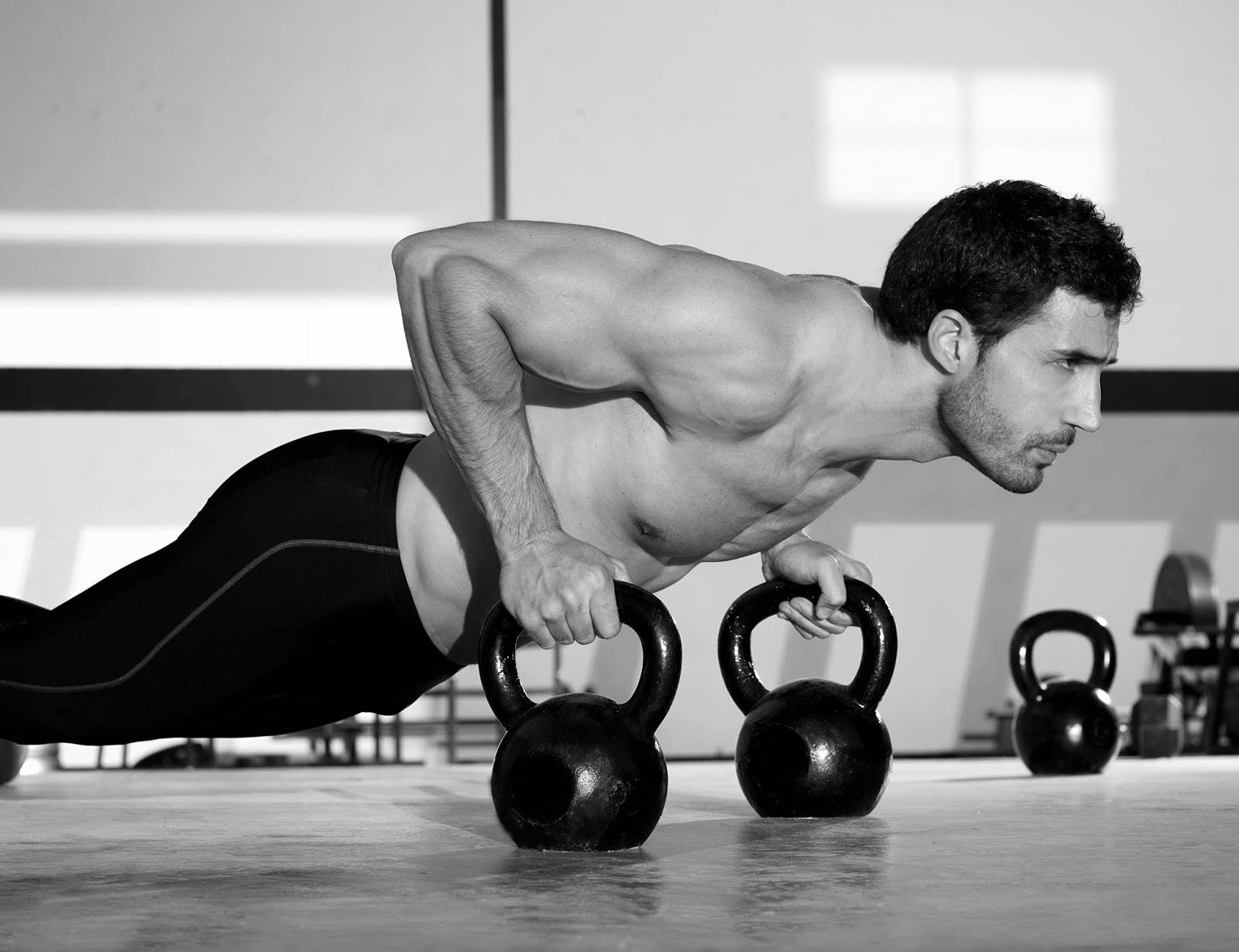 Kettlebell 12kg ghisa Peso per Palestra Domestica Esercizi Fitness addestramento, presa antiscivolo potenziamento Muscolare 12kg