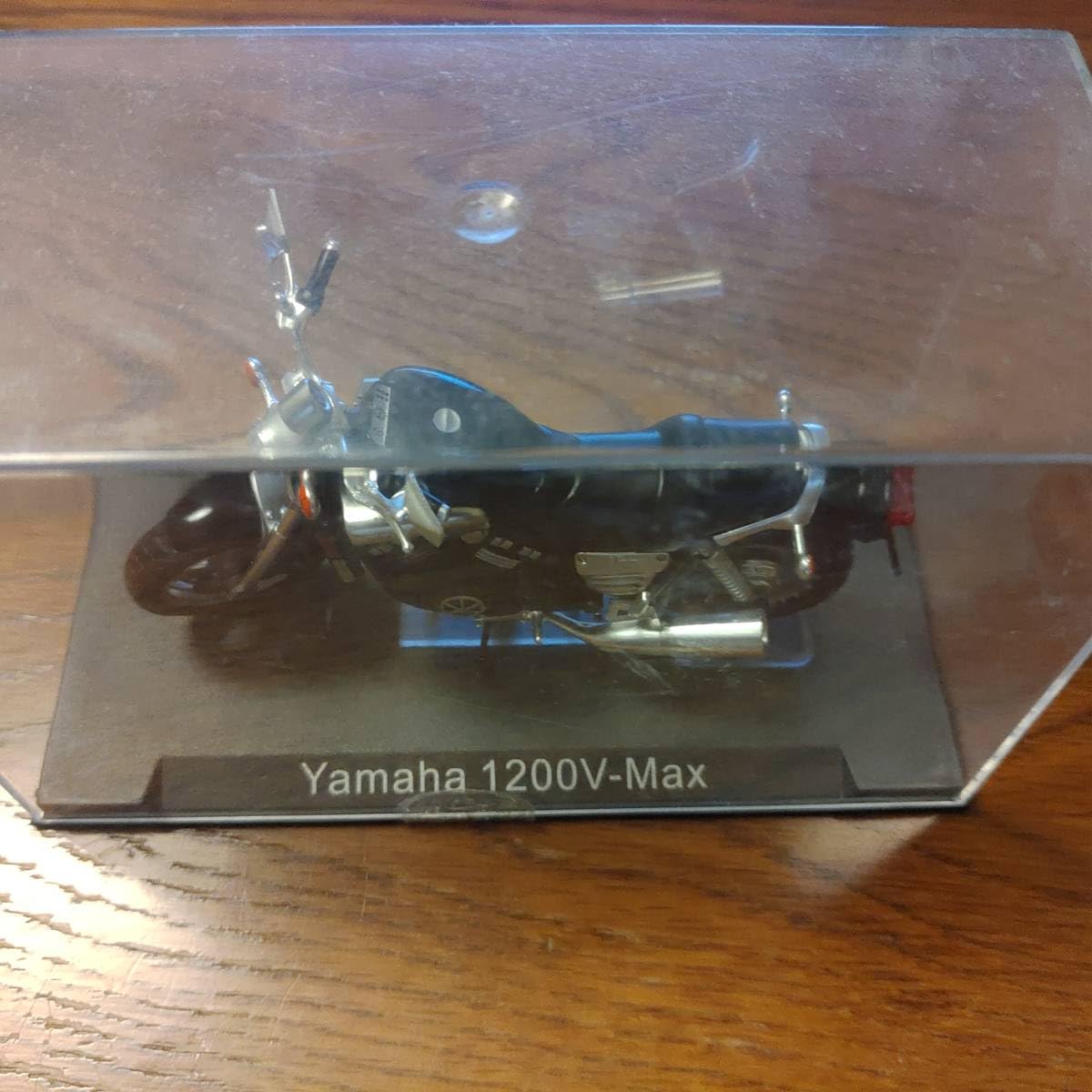 Amazon.co.jp: Yamaha 1200 V-Max 1/24 IXO : Toys & Games