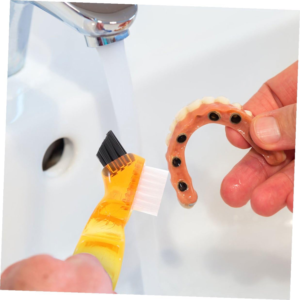 NOLITOY Set 3 Spazzolini per Dentiera Mini Portatili Spazzolino per Dentiera per Adulti Multifunzionale Setole Fini Pulizia Personale Pratica per Igiene Orale Quotidiana
