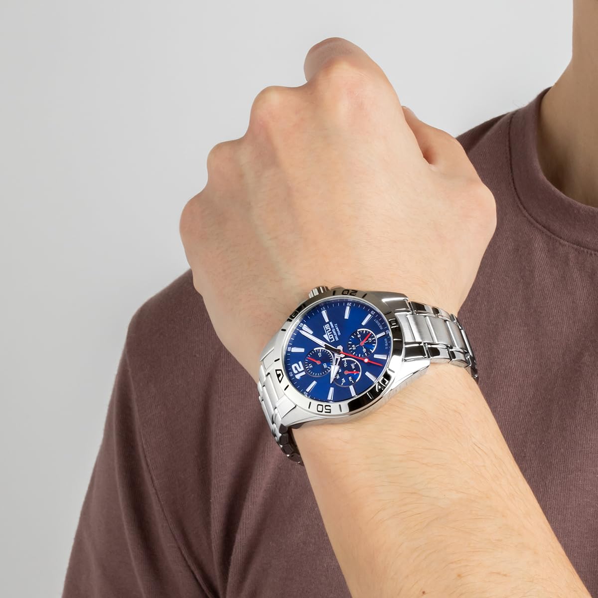 LOTUS Montre Homme Analogique Acier INOX 316L Argent - Quartz - Verre Minéral Résistant - Étanche 5 ATM - Multifonction 18812 Trendy