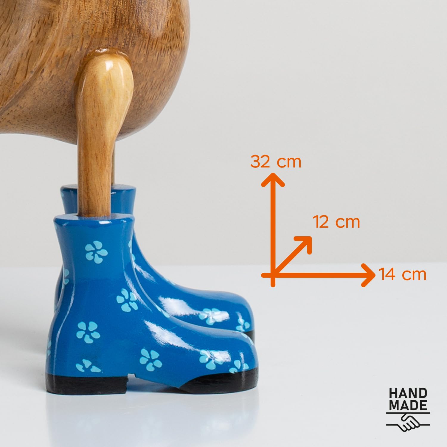 Sculpture Décorative En Bois De Girafe Faite à La Main | Image Générée