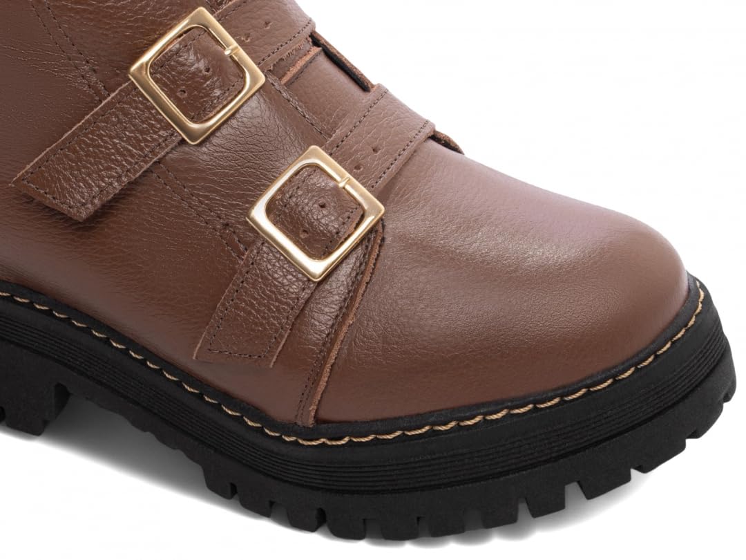 Coturno Feminino Sola Tratorada em Couro com Zíper Lateral e Fivelas Elegantes em promoção! Veja a oferta e mais achadinhos de Botas 6 Hoje é o melhor dia para comprar Coturno Feminino Sola Tratorada em Couro com Zíper Lateral e Fivelas Elegantes com aquele preço maroto! Promoção! Aproveite a oferta! 6