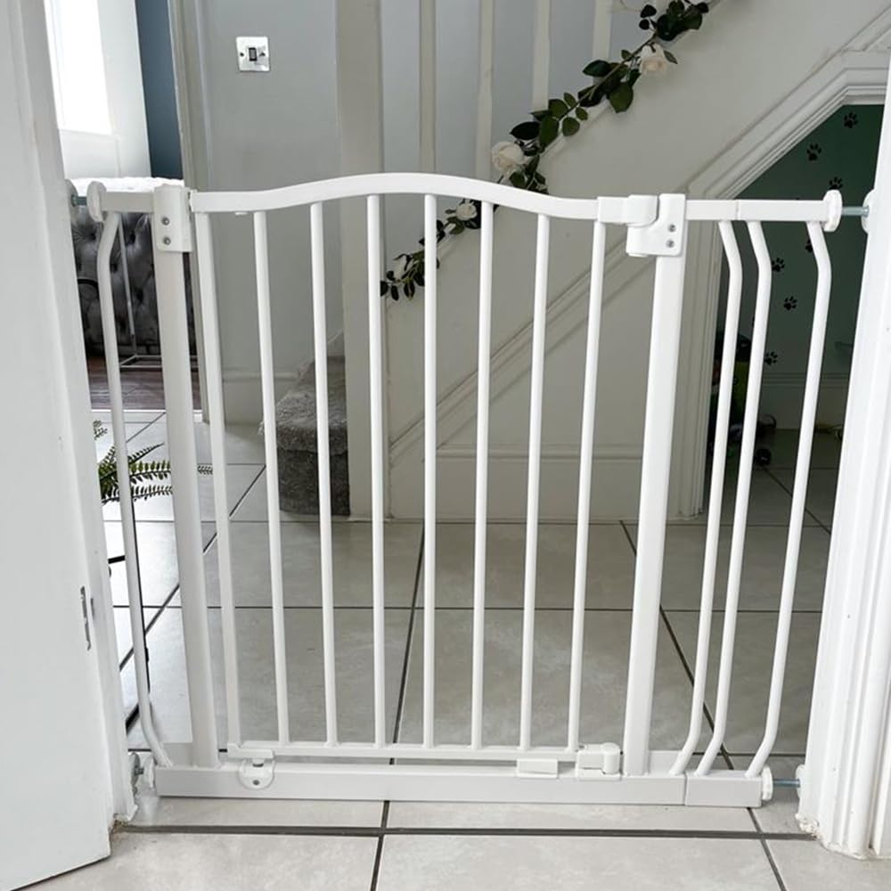 Safetots Curved Top Safety Gate, 71cm - 80cm, Matt White, Pressure Fit Stair Gate, Baby Gate for Doors Hallways and Spaces, Safety Barrier, Easy Installation — view 7