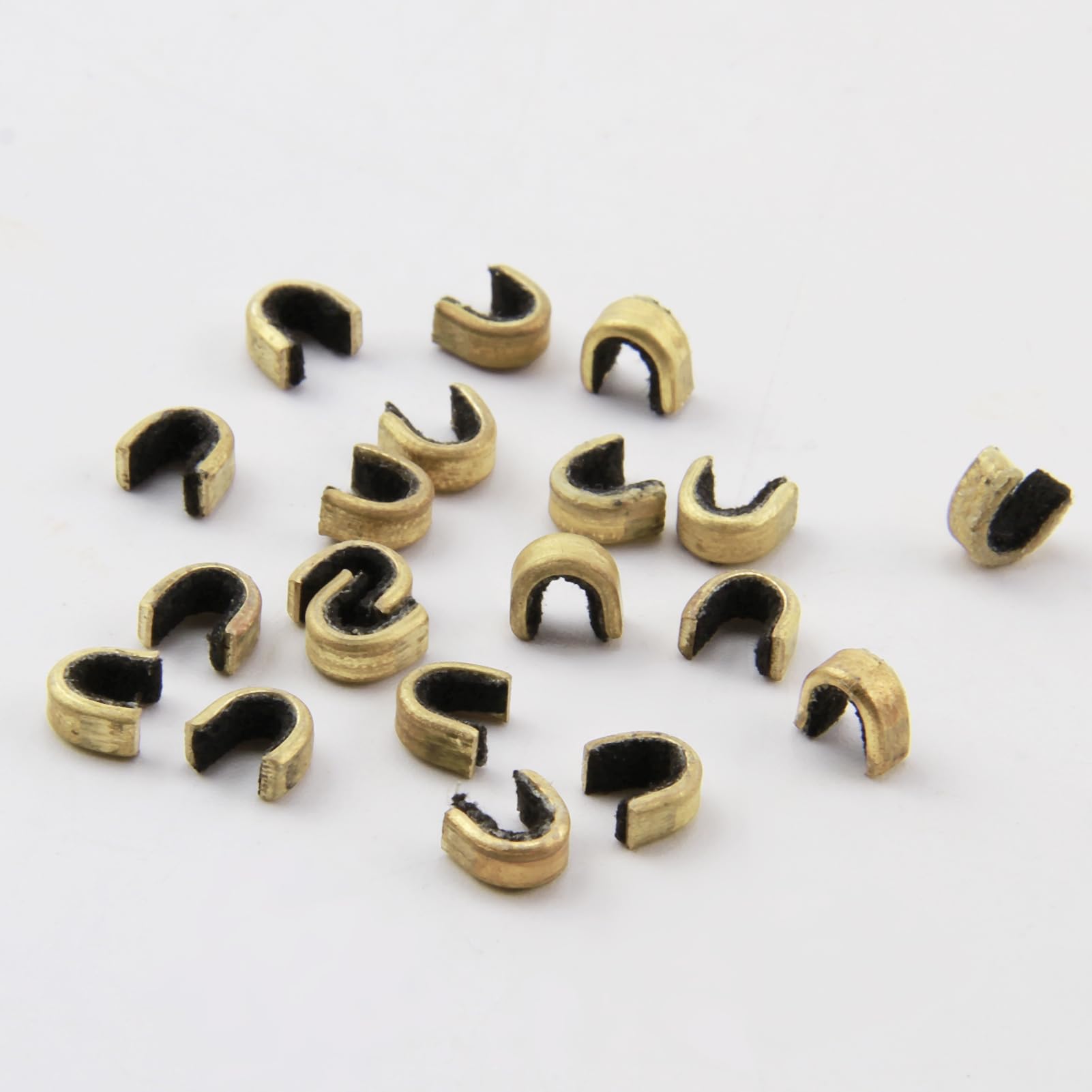 20 pièces Bowstring Nocks Buckle Clips Bowstring Nocking Point Bow String Buckle Clip Boucle en Laiton Cordes d'arc Clip Bowstring Nock Point Accessoires Tir à l'arc pour Arc à Poulies Arc Classique