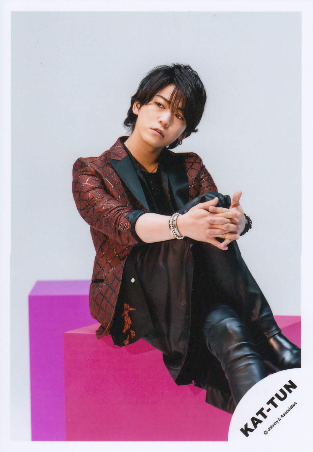 Amazon.co.jp: KAT-TUN 公式生写真 （亀梨和也）KA00232 : おもちゃ
