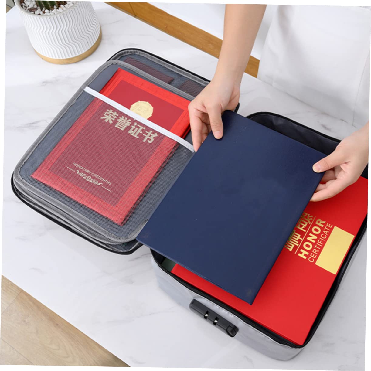 Borsa Documenti a 3 Strati in Fiberglass Fabric con Lucchetto | Capacità Ampia, Portatile per Viaggio e Uso Quotidiano, per Organizzare File e Documenti