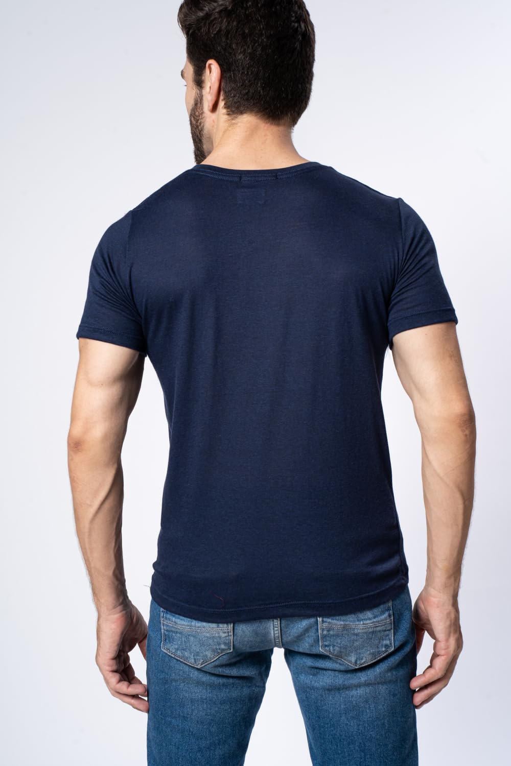 Camiseta Masculina Meia Malha Slim Fit Lisa Básica, Gola V em promoção! Veja a oferta e mais achadinhos de Camisetas 7 Hoje é o melhor dia para comprar Camiseta Masculina Meia Malha Slim Fit Lisa Básica, Gola V com aquele preço maroto! Promoção! Aproveite a oferta! 7