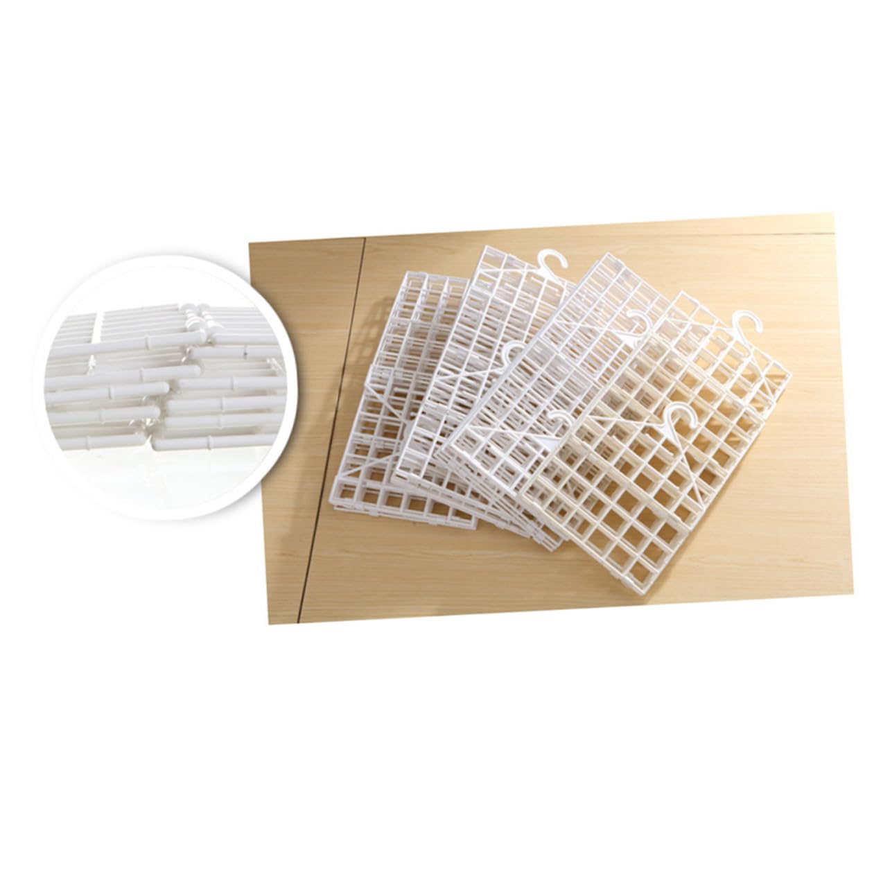 Hängender Kleiderschrank Organizer mit 1 Großem und 3 Kleinen Fächern | Pp, Weiß, Faltbar und Belüftet, mit Haken und Gitterstruktur für Hüte und Accessoires