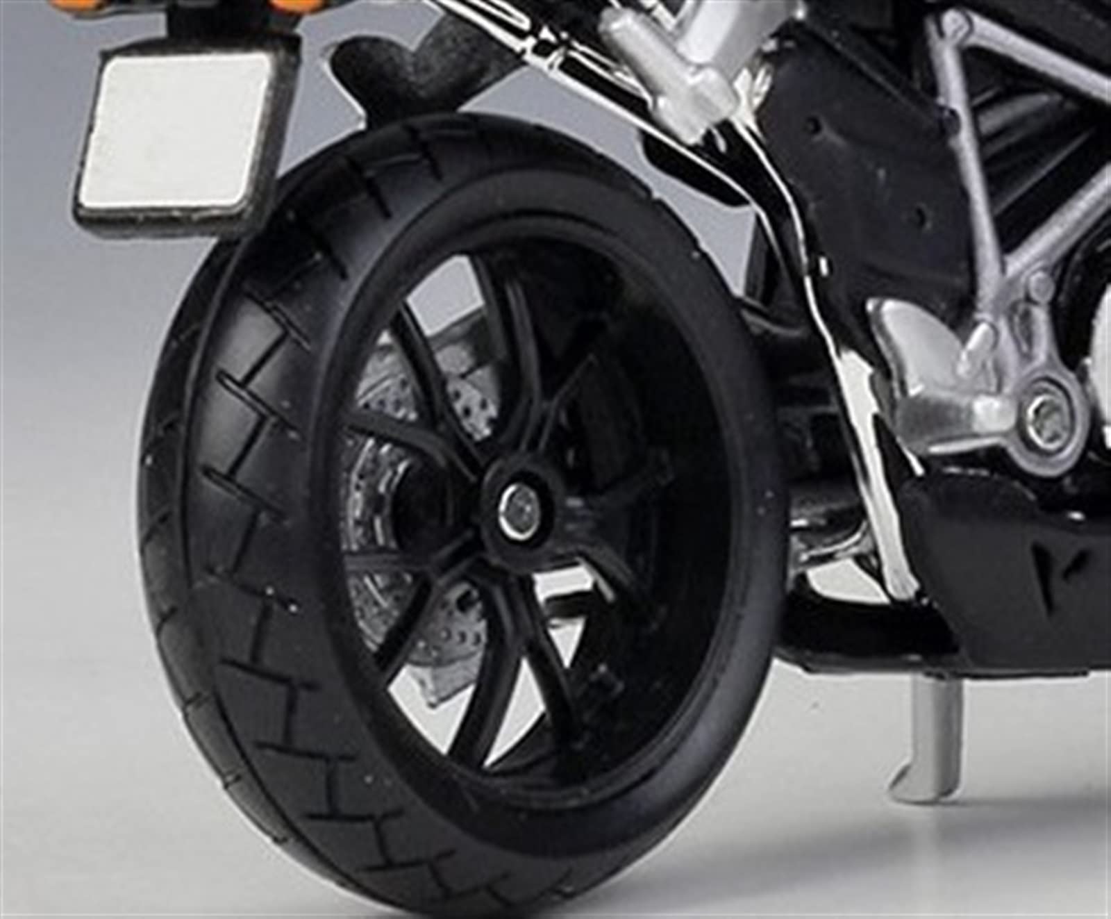 Amazon.co.jp: オートバイモデル 1:18 Ducati #848#748 メタル
