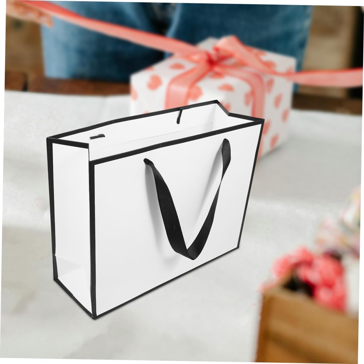 Didiseaon 20pcs Reusable Paper Handheld Bags Party Favors Candy Paper Bags for Christmas Supplies