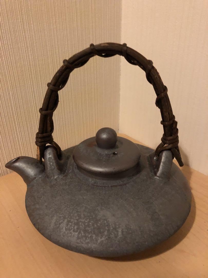 Amazon.co.jp: 吟松窯 黒薩摩焼 黒ぢょかセット(焼酎用酒器) : 文房具