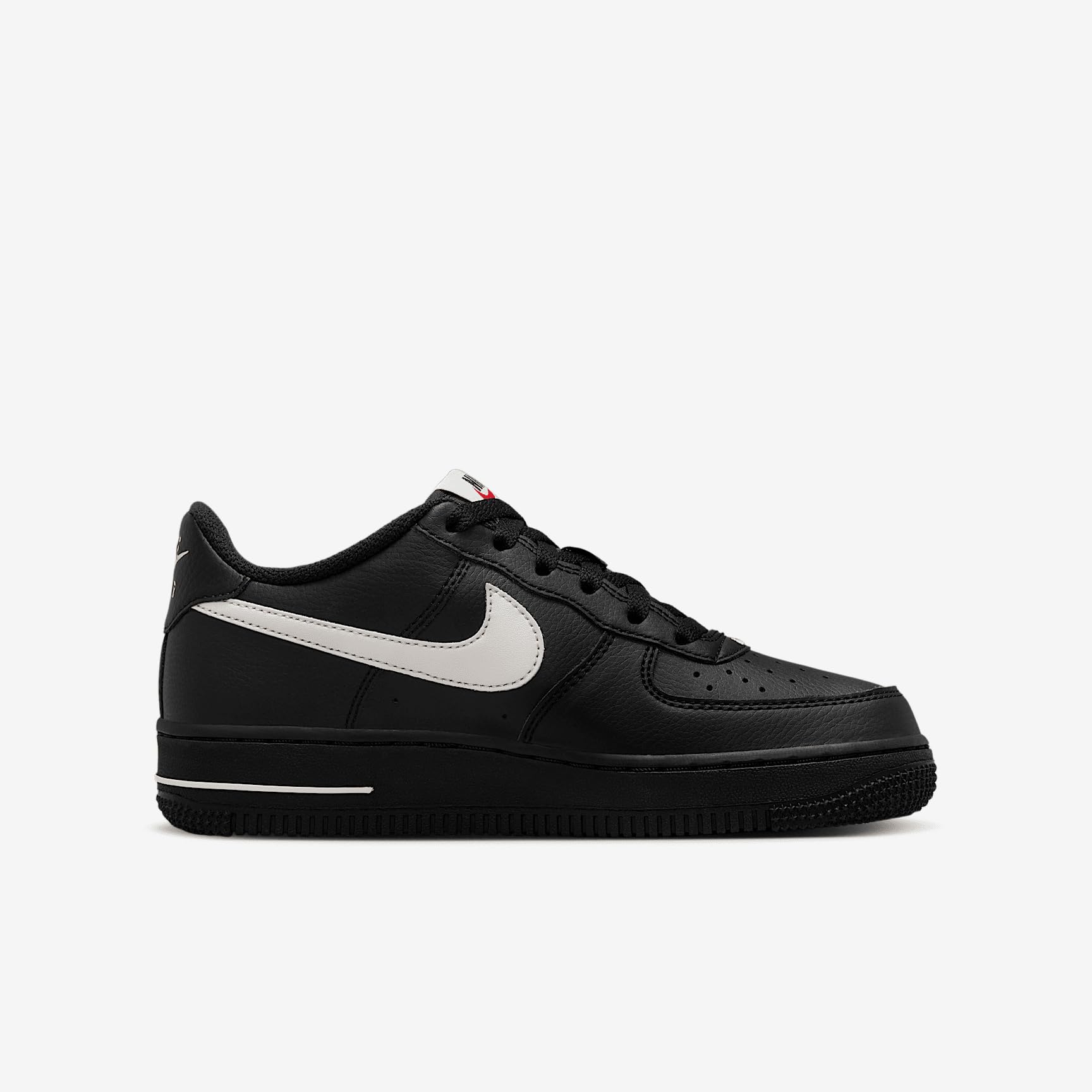 Nike Scarpe Air Force 1 per bambini (ragazzo) (HV6359-001, nero/rosso universitario/fantasma), nero, 7 Big Kid