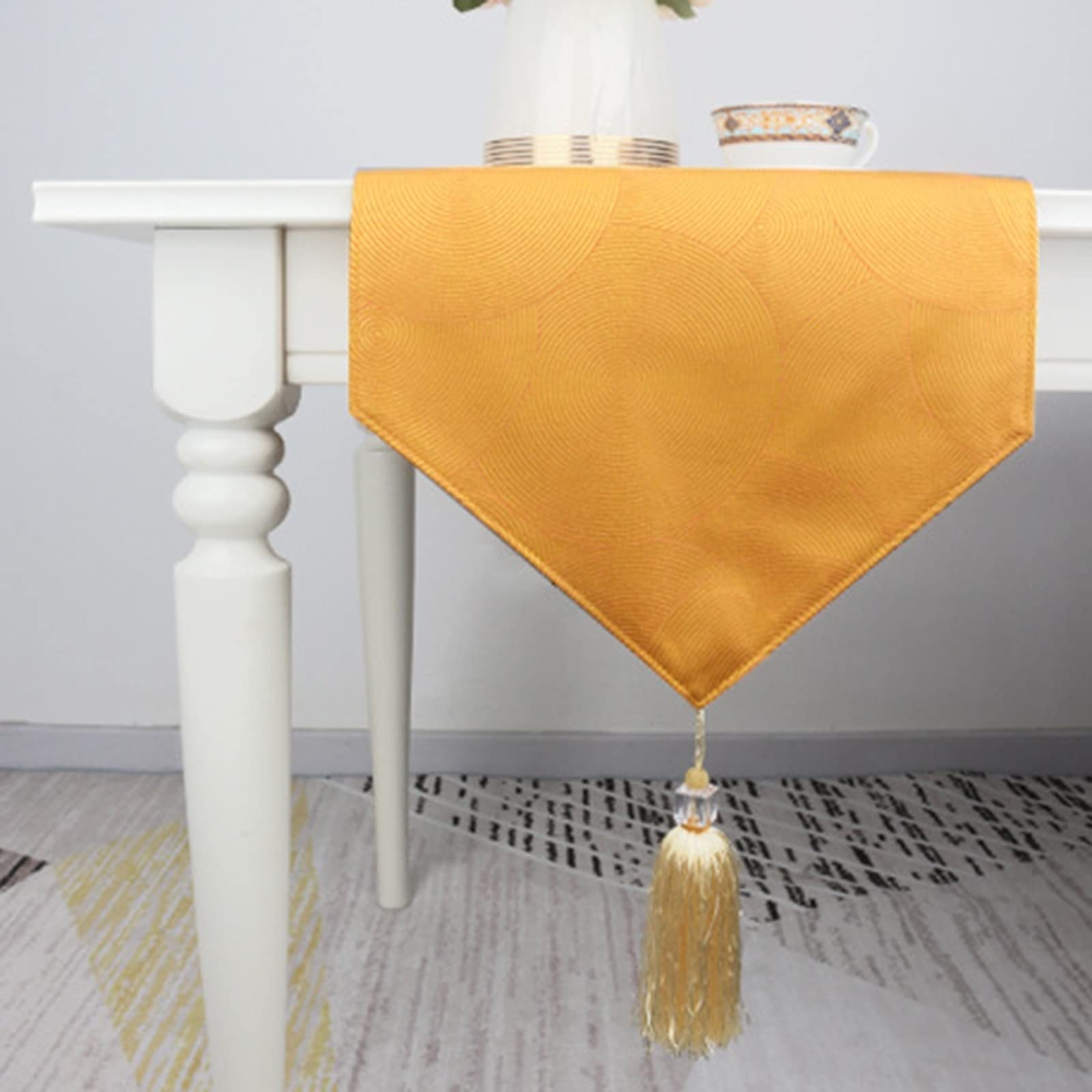 Chemin de table lavable et résistant jaune pour protéger et décorer votre table facilement - 5