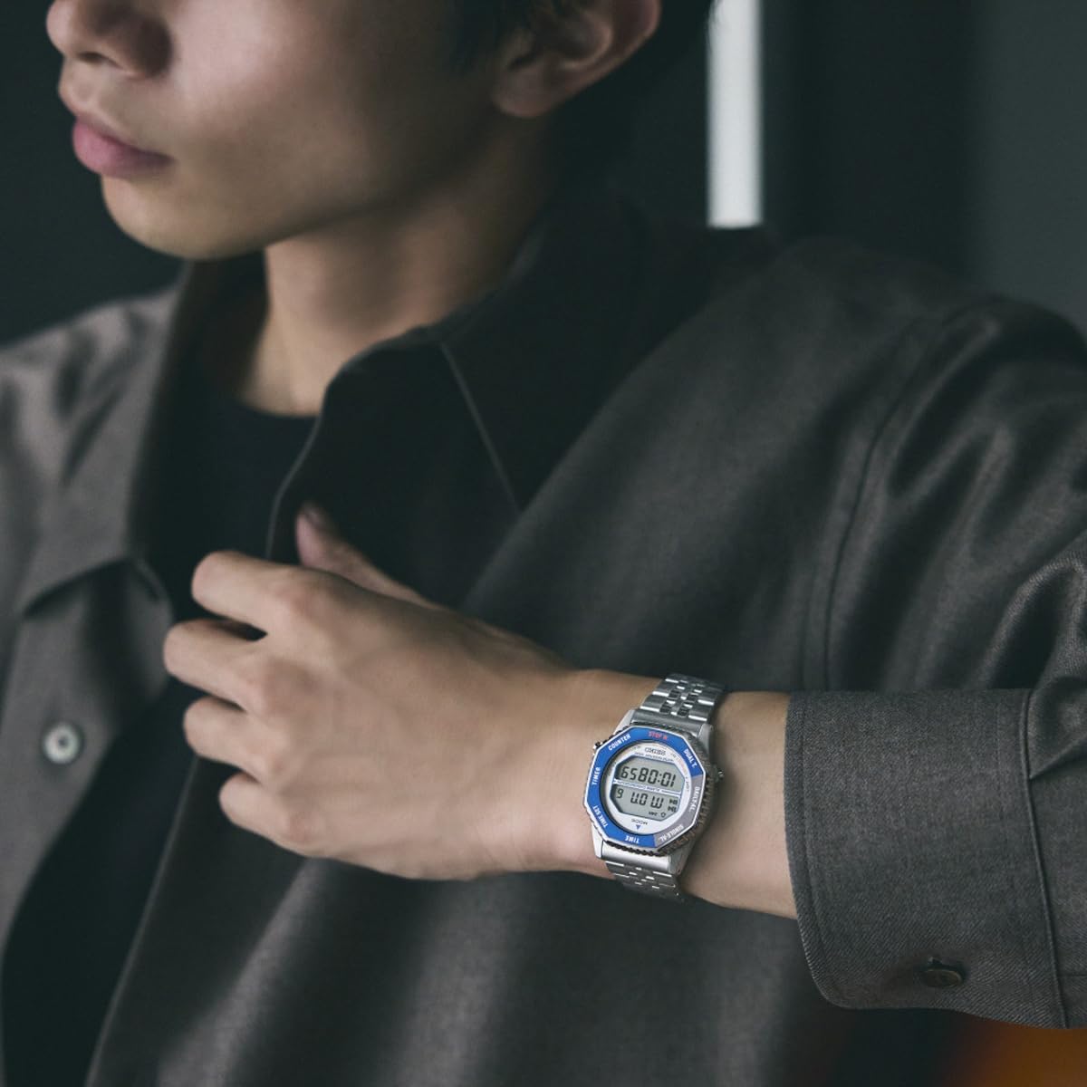 Seiko SMGG21P1 Herren Digitaluhr mit blauem und silberfarbenem Zifferblatt und silbernem Armband