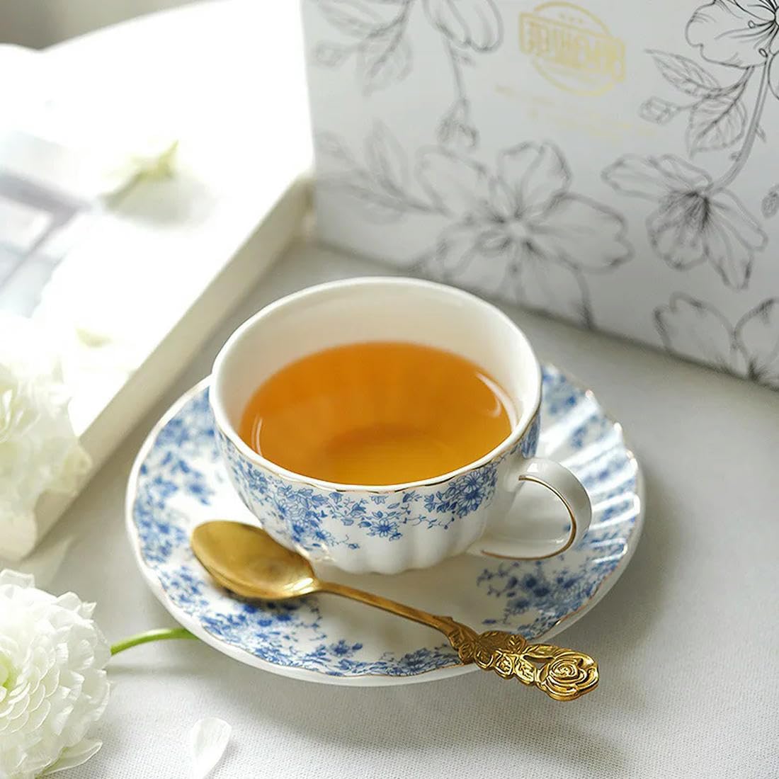 Service à thé de l'après-midi de Style Anglais, théière à Fleurs, Tasse à thé en Verre, Tasse à café et Soucoupe en Porcelaine Bleue et Blanche