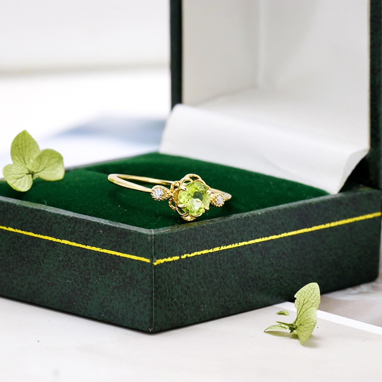 Par de anillos de oro de 9 K/14 K/18 K con peridoto, forma de flores huecas