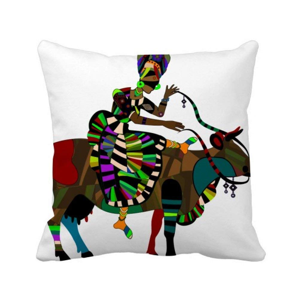 Coussin carré totem de canapé pour raviver un salon terne avec des couleurs vibrantes