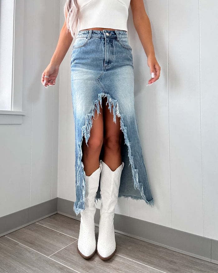 utcoco Women's 2025 Irregular High Waist Denim Skirt Distressed Fringed Hem A-Line Jean Maxi Skirts2