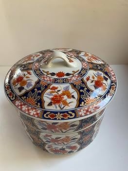 美濃焼　庫山窯　染付山水絵　大きい三段重　お重　重箱　蓋付重ね鉢　レトロ 三洋陶器 龍峰窯 染付花鳥 八角三段重 蓋付き重ね鉢 おせち器