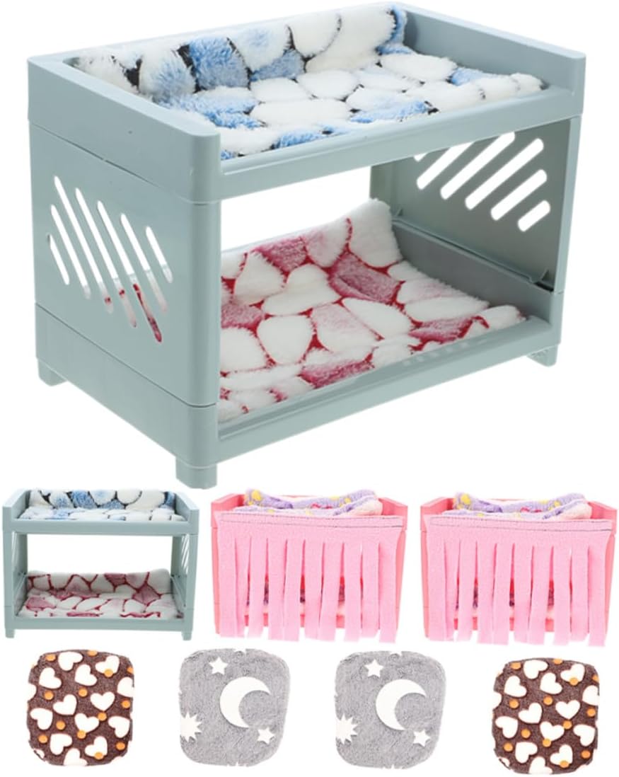 Small Animal Double-Layer Bed with Mats and Blankets, Guinea Pig Hideout and Hamster Shelter, Soft Pet Nest, Suitable for Hamsters and Guinea Pigs Random Color