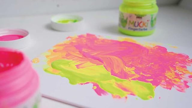 Foto 2 de 7 de KREUL Mucki 23126-Mucki Pintura de Dedos neón Brillante, Amarillo chillón, a Base Agua, sin parabenos, Gluten