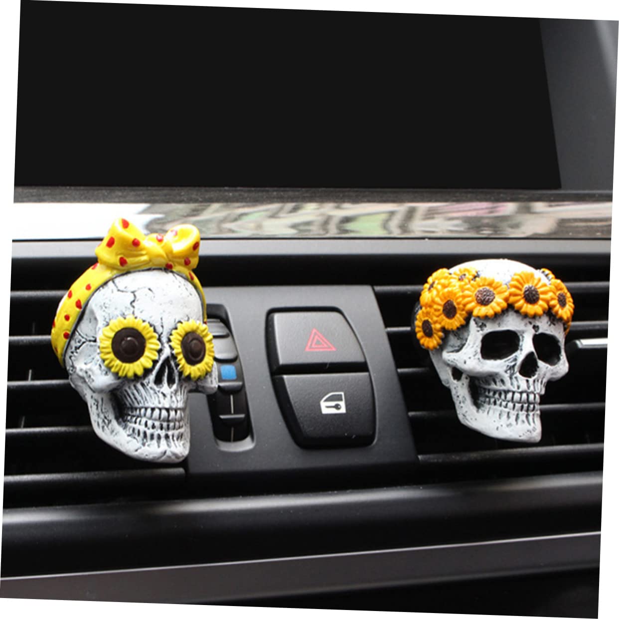 SOLUSTRE 8pezzi Profumatore Per Auto Clip Con Design Teschio Diffusore Di Aromi Creativo Per Interni Auto Casa o Ufficio Facile Da Installare Accessorio Decorativo Unico Per Ogni Viaggio