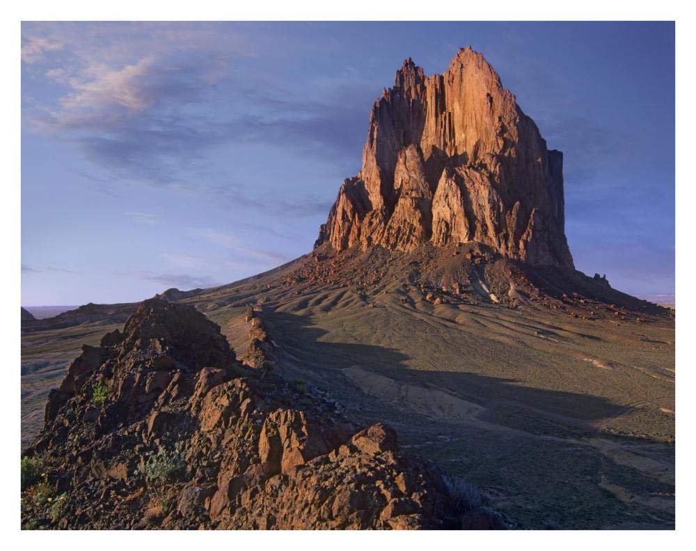 Artworks Italia Shiprock, el núcleo de basalto de un volcán extinto, New Mexico-Paper Art-34 x 26 pulgadas