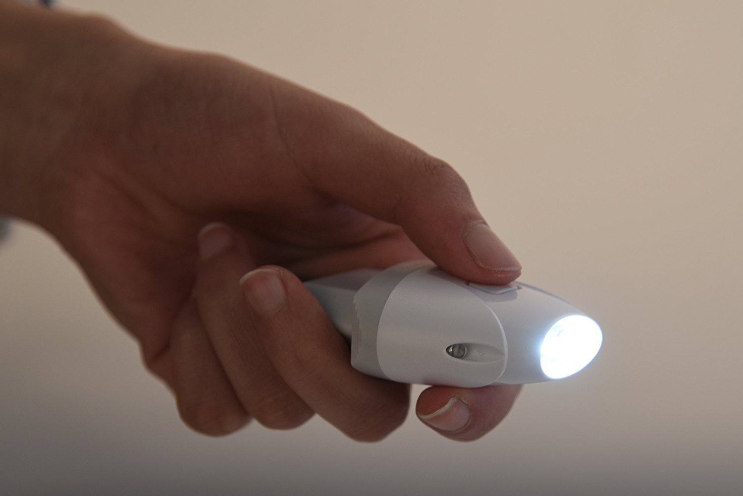 Electraline 58310 Torcia d'Emergenza Automatica con Funzione Luce di Cortesia, Nero