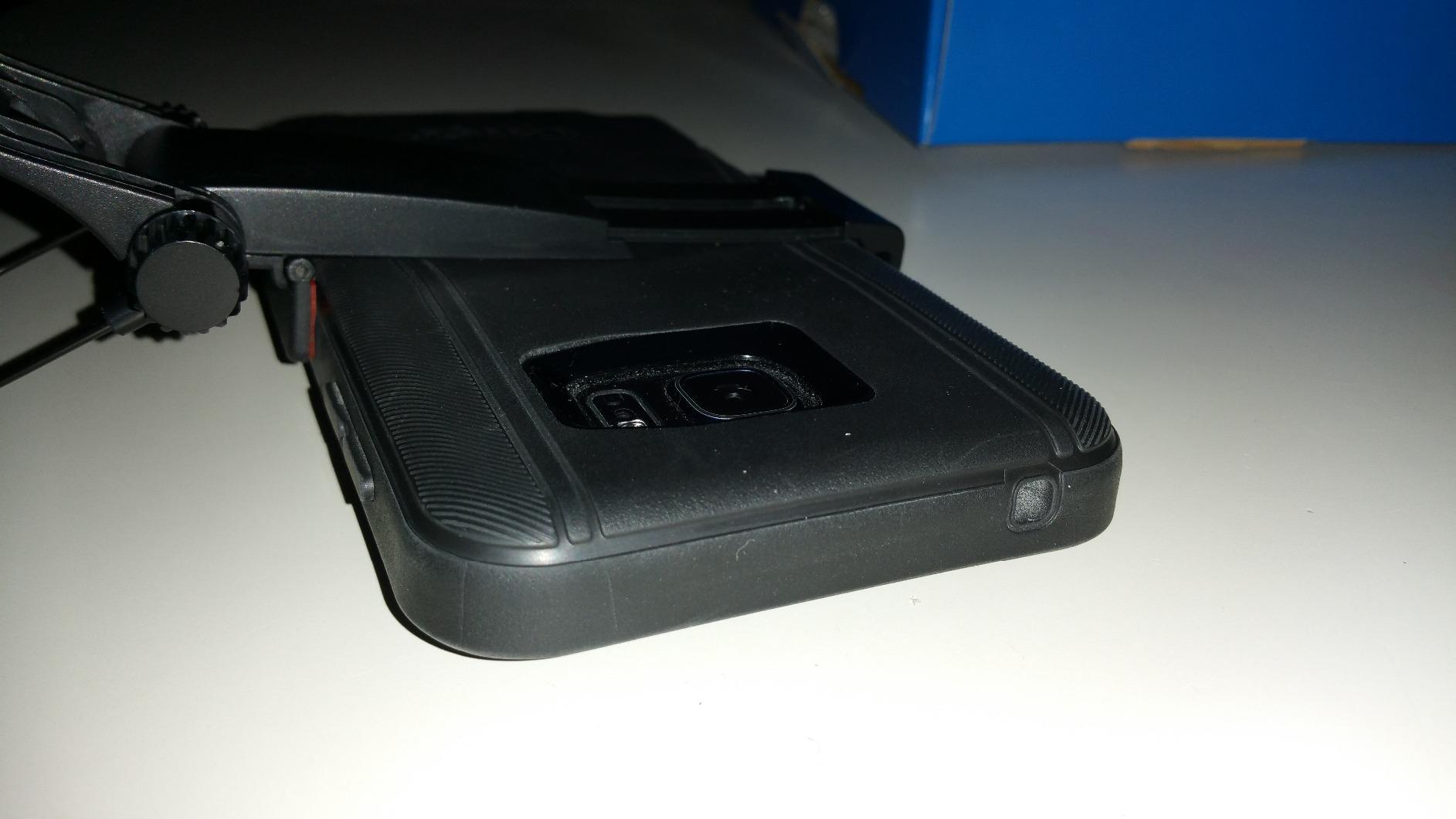 ... lifted up as pushing down on it didn't feel like it released anything and it didn't come apart so ...