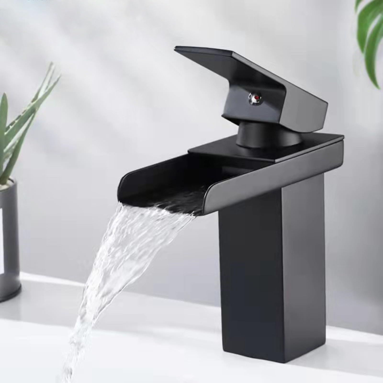 Rubinetto dell'acqua calda e fredda a cascata, rubinetto del bagno, rubinetto monoforo caldo e freddo, cascata a lavandino - elegante modello basso nero