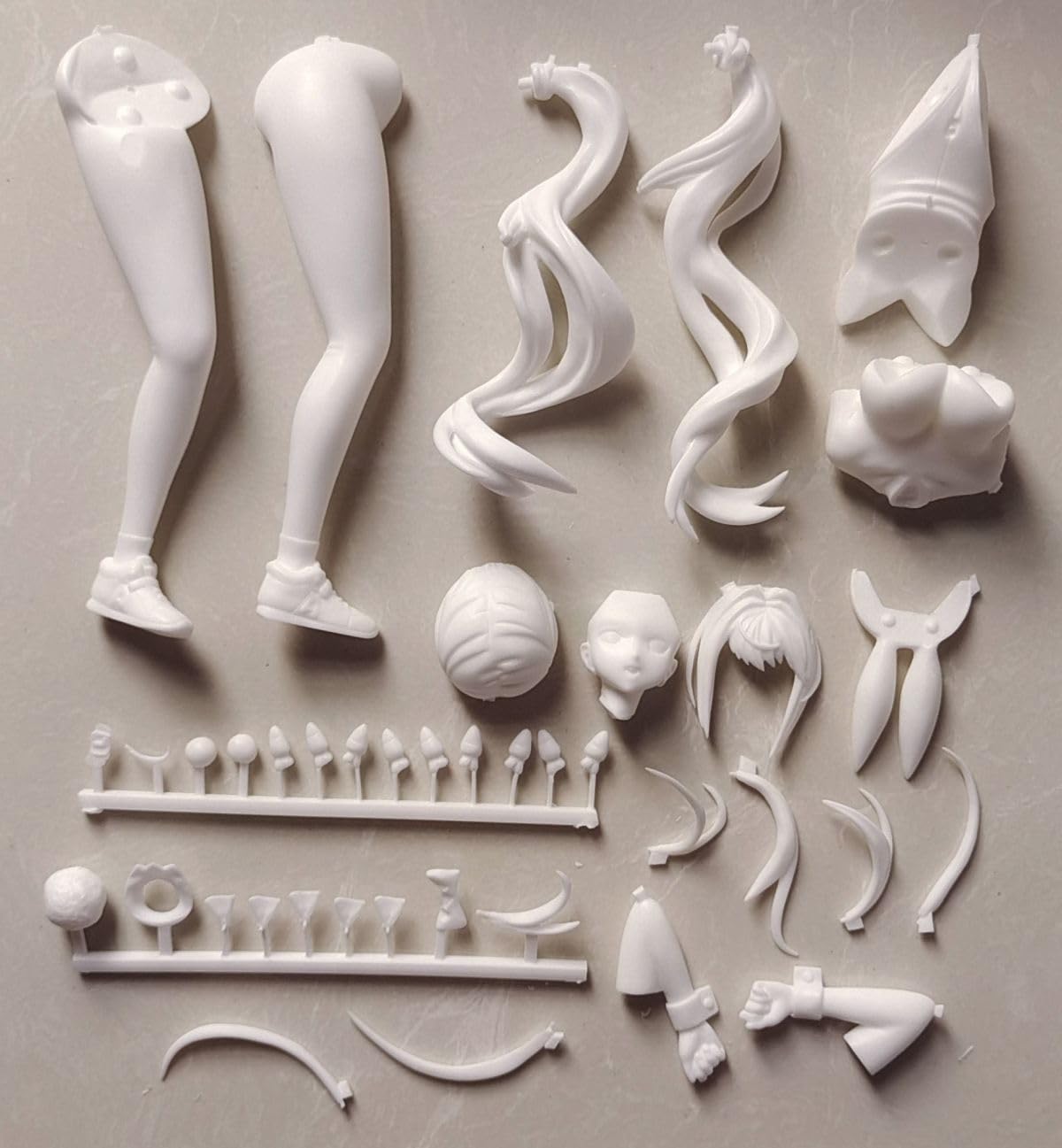 Amazon | 白組み レジンキット 勝利の女神：NIKKE アリス 1/6スケール